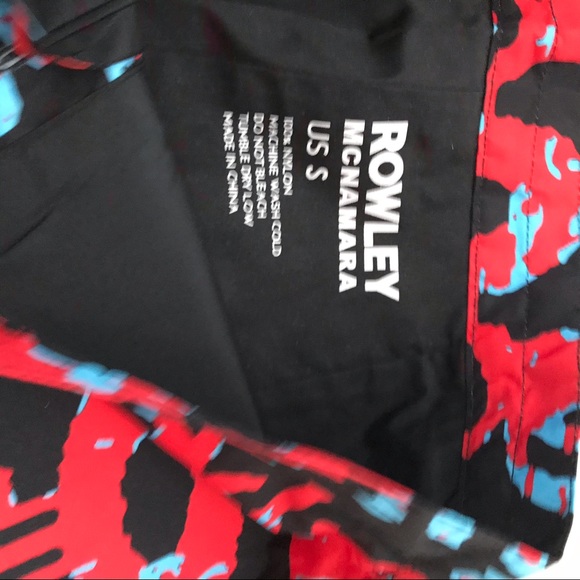 Cynthia Rowley Hanley Printed Pocket Board Shorts - Picture 5 of 7